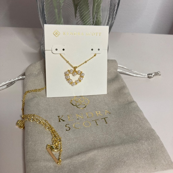 Kendra Scott pearl heart necklace . New - Picture 3 of 4